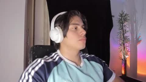 Snapshot of gio_russo chatting on May 20, 10:27 pm GioRusso online show from May 20, 10:27 pm