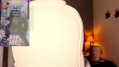 Giovanna  online show from November 2, 7:22 am