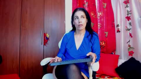 Girasol Walton online show from January 8, 2:08 pm