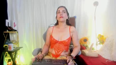 Girasol Walton online show from April 4, 1:41 pm