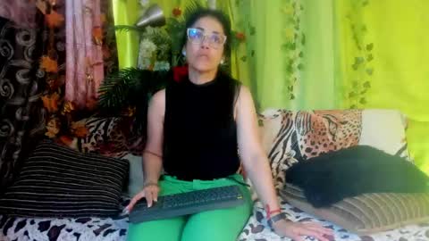 Girasol Walton online show from June 4, 3:40 pm