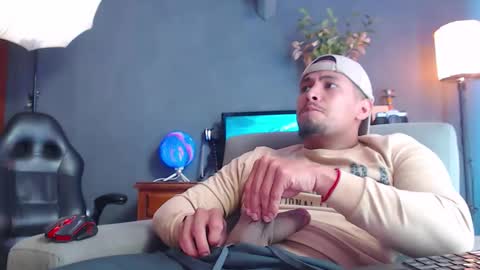 piggy boy online show from October 15, 4:51 pm