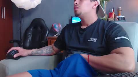 piggy boy online show from November 24, 7:02 pm