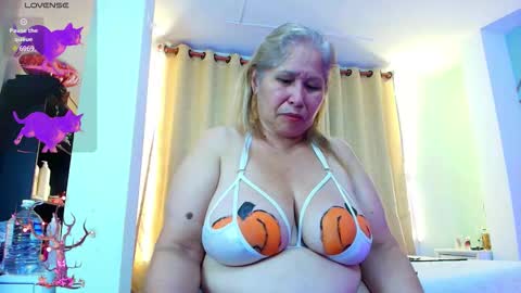 Snapshot of girl_amada chatting on October 9, 11:03 pm Girl Amada online show from October 9, 11:03 pm