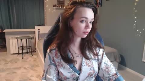 Snapshot of girl_happiness chatting on January 11, 11:48 am Secret online show from January 11, 11:48 am