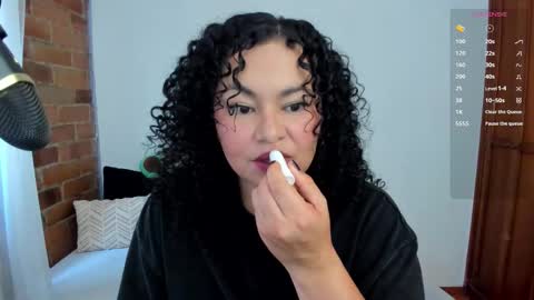 Snapshot of girl_inline chatting on March 1, 6:32 pm girl_inline online show from March 1, 6:32 pm