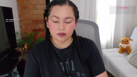 girl_inline online show from April 12, 5:40 pm