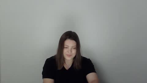 Snapshot of girl_leya chatting on October 11, 7:23 pm girl_leya online show from October 11, 7:23 pm