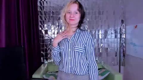 girl_next_doorr online show from December 27, 3:59 pm