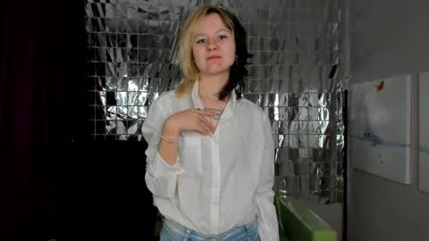 girl_next_doorr online show from January 4, 12:27 pm