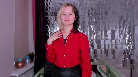 girl_next_doorr online show from January 9, 3:55 pm
