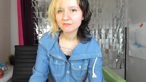 girl_next_doorr online show from January 12, 6:49 pm