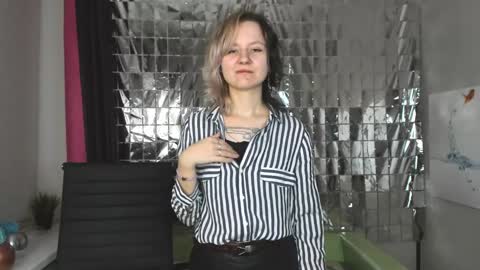 girl_next_doorr online show from January 18, 12:26 pm