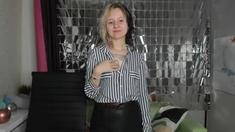girl_next_doorr online show from January 19, 3:53 pm