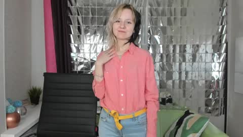 girl_next_doorr online show from January 21, 11:35 am