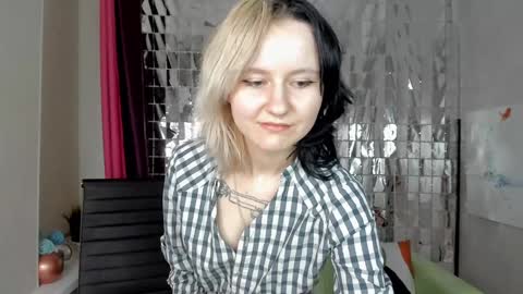girl_next_doorr online show from January 26, 6:06 pm