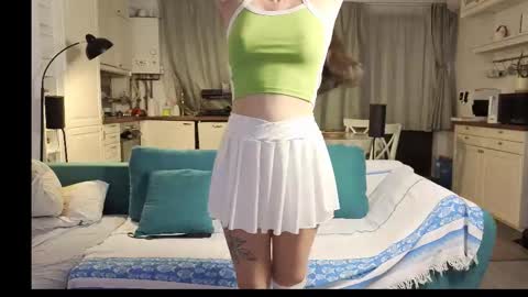 Girlfriend online show from January 12, 3:50 pm