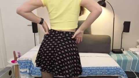 Girlfriend online show from April 24, 3:03 pm