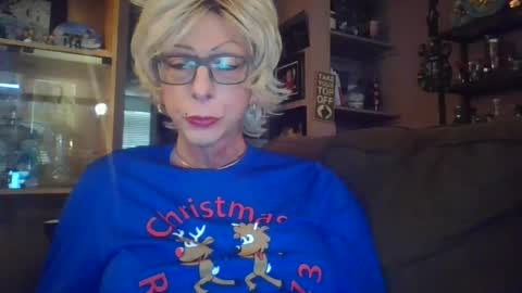 Snapshot of girlinrock chatting on May 7, 1:55 am Girlinrock online show from May 7, 1:55 am