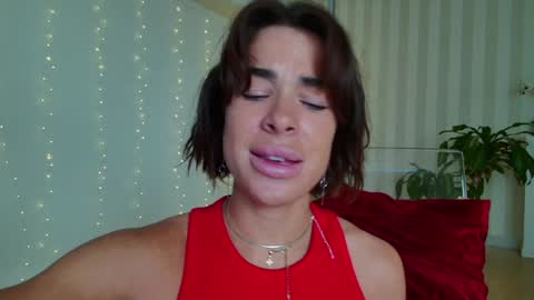 Snapshot of girlnextd00r_ chatting on January 16, 1:14 pm Hanna online show from January 16, 1:14 pm