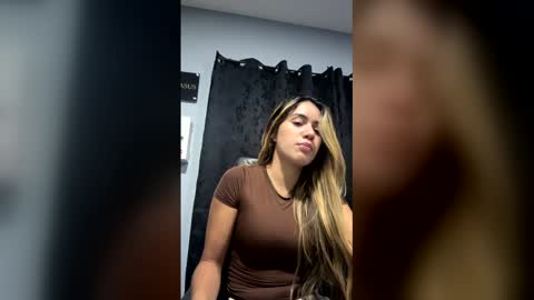 Snapshot of girlpinkxx chatting on February 12, 5:35 am girlpinkxx online show from February 12, 5:35 am