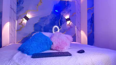 Snapshot of girls_from_medellin chatting on November 2, 3:09 am eleanor and celeste online show from November 2, 3:09 am