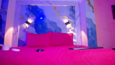 Snapshot of girls_from_medellin chatting on November 27, 3:08 am eleanor and celeste online show from November 27, 3:08 am