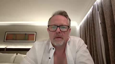 girlsandbikes online show from October 19, 1:28 am