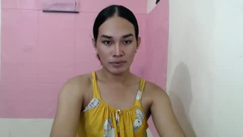 Rhaine online show from December 3, 8:38 am