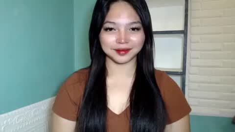 Rhaine online show from October 22, 5:13 pm