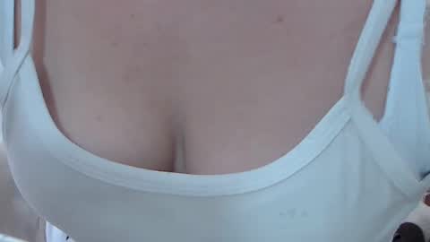 Snapshot of girlvictoria chatting on November 4, 4:17 pm Victoria online show from November 4, 4:17 pm