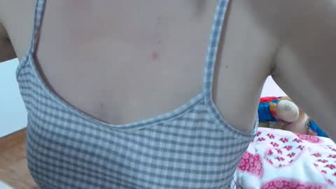 Snapshot of girlvictoria chatting on February 18, 1:12 am Victoria online show from February 18, 1:12 am