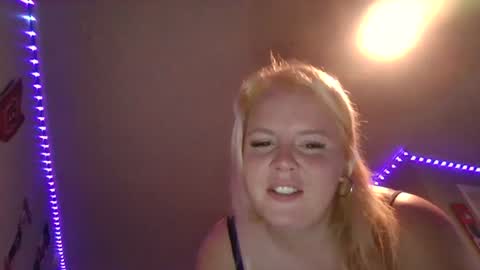 Snapshot of girthdaddy9 chatting on June 13, 4:10 am girthdaddy9 online show from June 13, 4:10 am