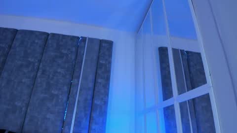     online show from October 8, 10:24 am