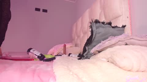 Snapshot of giselle_js chatting on March 8, 7:09 pm Instagram gisellee 22 online show from March 8, 7:09 pm