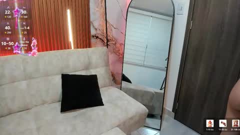 Snapshot of giselle_laurens_ chatting on February 15, 9:00 pm Giselle online show from February 15, 9:00 pm