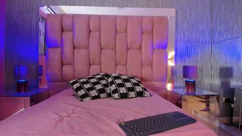 giselle_louise online show from January 14, 4:07 am