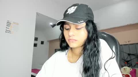 GISELLE ROLDAN online show from October 16, 4:13 am