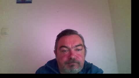 Snapshot of gismo1973 chatting on October 27, 9:24 am German Little Dick online show from October 27, 9:24 am