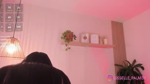 Snapshot of gisselle_palmer chatting on October 27, 7:51 pm online show from October 27, 7:51 pm