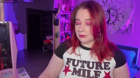 Snapshot of gitera_ chatting on December 5, 8:33 pm AlexaMillis online show from December 5, 8:33 pm