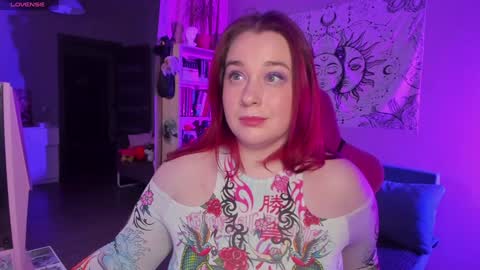 Snapshot of gitera_ chatting on December 6, 11:36 pm AlexaMillis online show from December 6, 11:36 pm
