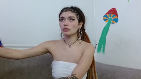 Snapshot of giulietta_mon chatting on August 4, 2:48 am Giulietta online show from August 4, 2:48 am