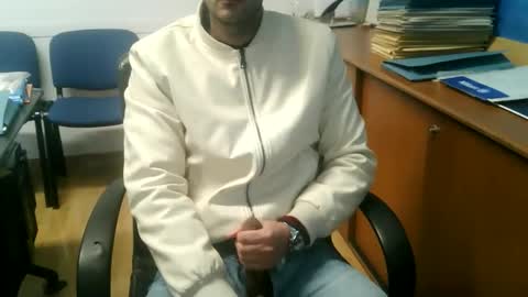 giuseppevai1 online show from November 22, 11:31 am