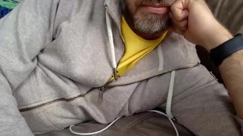 Snapshot of givemehead_now chatting on October 25, 9:39 am Leon online show from October 25, 9:39 am