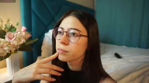 Agness online show from December 5, 2:58 pm