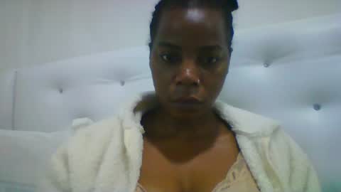 Snapshot of gladie46 chatting on July 15, 5:12 am gladie46 online show from July 15, 5:12 am