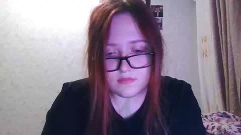 Snapshot of glamour_rebel chatting on December 22, 12:02 pm glamour_rebel online show from December 22, 12:02 pm