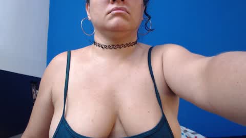 Snapshot of glennddastar chatting on April 9, 6:19 am GlennddaStar online show from April 9, 6:19 am