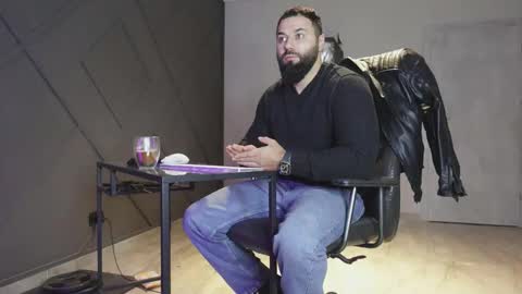 Matthew .. for short call me Matt online show from November 7, 4:12 am